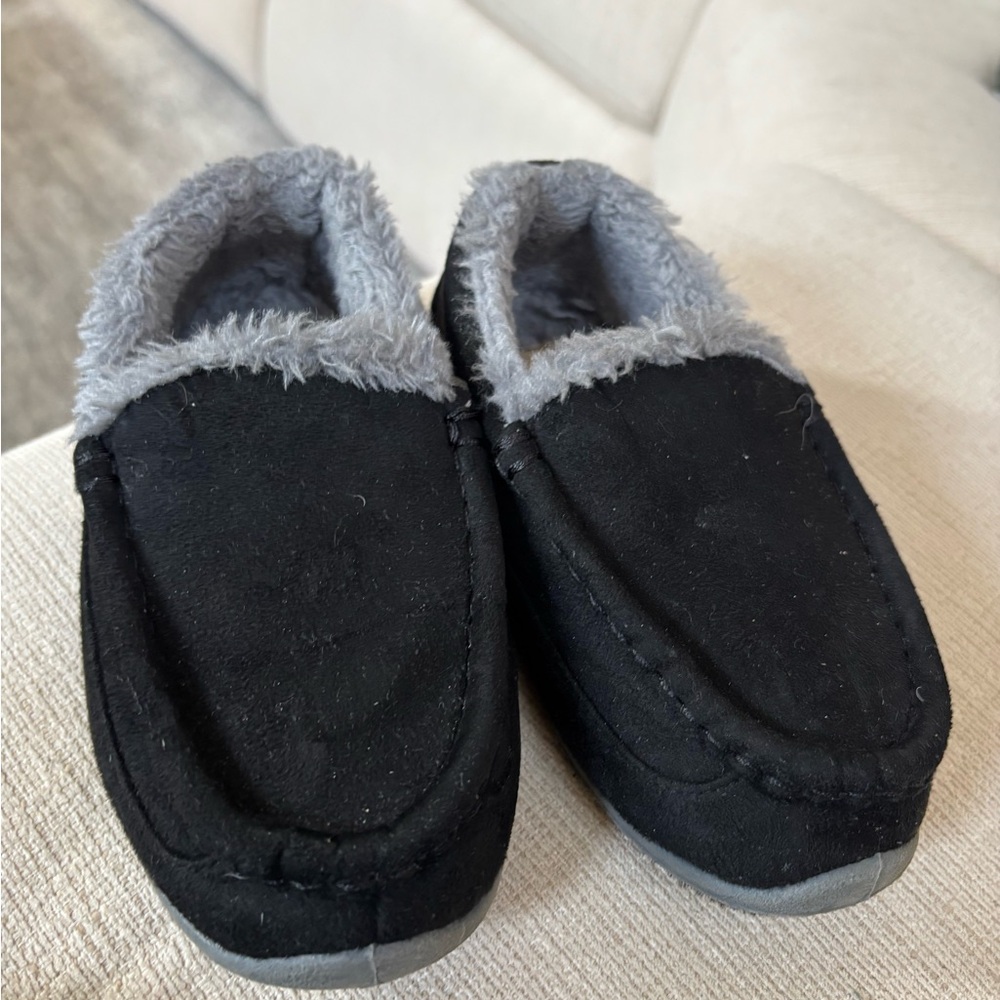 Kids Deer Stags Black Slippers with Plush Gray Lining.